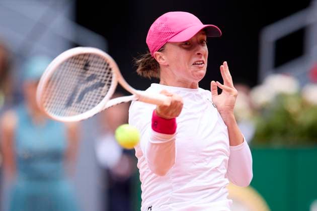 Mutua Madrid Open - Day Eleven Iga Swiatek of Poland returns a shot against Madison Keys of United States during day eleven of the Mutua Madrid Open 2024 at Caja Magica on May 2, 2024, in Madrid, Spain. Madrid Caja Magica Madrid Spain RL_MMO24_01828 Copyright: xRicardoxLarreinax