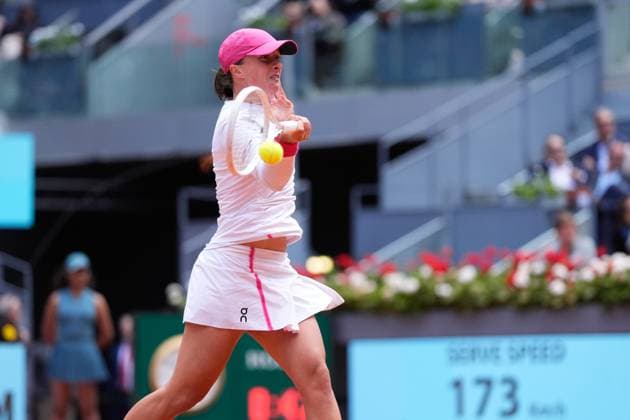 May 2, 2024, Madrid, Madrid, SPAIN: Iga Swiatek of Poland in action against Madison Keys of United States during the Mutua Madrid Open 2024, ATP, Tennis Herren Masters 1000 and WTA, Tennis Damen 1000, tournament celebrated at Caja Magica on Mayo 02, 2024 in Madrid, Spain. Madrid SPAIN - ZUMAa181 20240502_zaa_a181_043 Copyright: xOscarxJ.xBarrosox