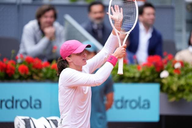 May 2, 2024, Madrid, Madrid, SPAIN: Iga Swiatek of Poland celebrates after winning against Madison Keys of United States during the Mutua Madrid Open 2024, ATP, Tennis Herren Masters 1000 and WTA, Tennis Damen 1000, tournament celebrated at Caja Magica on Mayo 02, 2024 in Madrid, Spain. Madrid SPAIN - ZUMAa181 20240502_zaa_a181_060 Copyright: xOscarxJ.xBarrosox