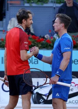 Daniil Medvedev of Russia shakes hands with Jiri Lehecka of Czech Republic following his retirement due to injury Mutua Madrid Open, Day 11, Tennis, La Caja Magica, Madrid, Spain - 02 May 2024  Copyright: xEllaxLing Shutterstockx 14454211ac