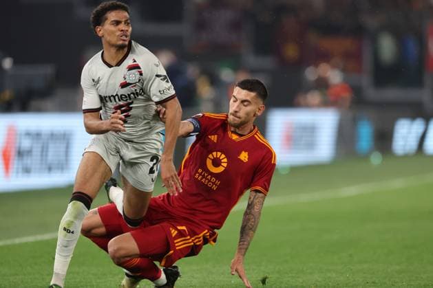 UEFA Europa League 2023-2024 - Semi-finals leg 1, AS Roma vs Bayer 04 Leverkusen Fußball at Olympic Stadium in Rome on 02th may 2024 Rome, Italy 2.05.2024: Amine Adli of Leverkusen, Lorenzo Pellegrini of Roma during the UEFA Europa League 2023-2024, semi-finals leg 1, football match between AS Roma vs Bayer 04 Leverkusen Fußball at Olympic Stadium in Rome. Rome Olympic italy italy Copyright: xmarcoxiacobucci