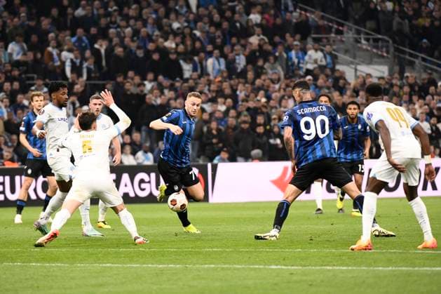 Teun KOOPMEINERS (ABC) lors de la demi-finale aller le Ligue Europa opposant l™Olympique de Marseille Ã Atalanta Bergame Calcio au Stade VÃ lodrome le 2 mai 2024 Ã Marseille, Espagne FOOTBALL : Olympique de Marseille vs. Atalanta Bergame Calcio - UEFA Europa League - 02 05 2024 ValentinaClaret Panoramic 