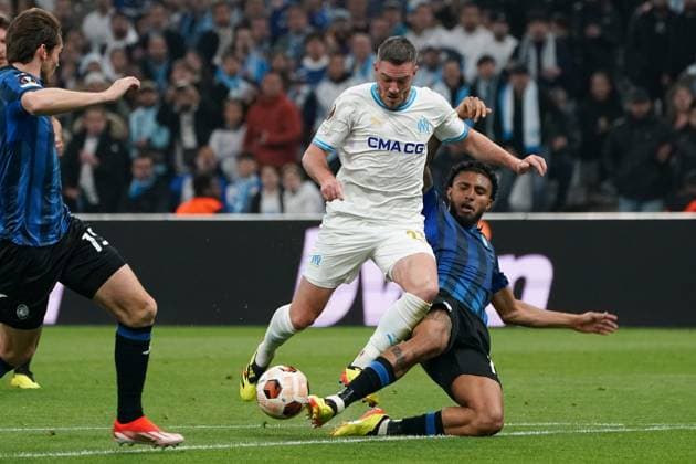 Jordan Veretout (Olympique de Marseille) and JosÃ Dos Santos Ederson (Atalanta Bergame) during the UEFA Europa League semifinal first leg match between Atalanta Bergame and Olympique de Marseille at Orange VÃ lodrome in Marseille. FOOTBALL : Olympique de Marseille vs Atalanta Bergame - Demi finale Europa League - Marseille - 02 05 2024 NorbertScanella Panoramic 