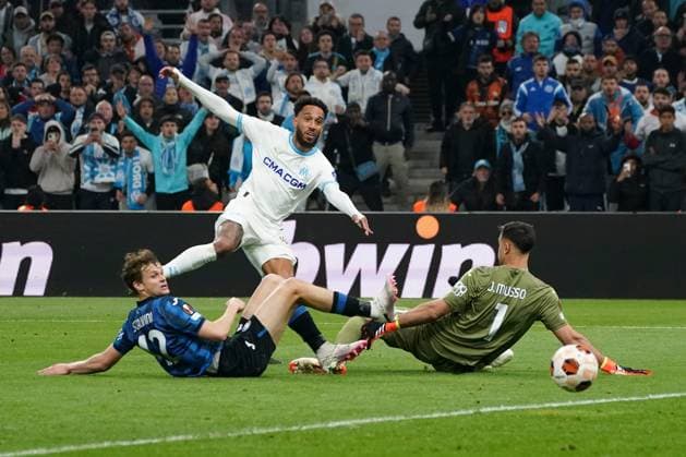 Pierre Emerick Aubameyang (Olympique de Marseille), Giorgio Scalvini (Atalanta Bergame) and Juan Musso (Atalanta Bergame) during the UEFA Europa League semifinal first leg match between Atalanta Bergame and Olympique de Marseille at Orange VÃ lodrome in Marseille. FOOTBALL : Olympique de Marseille vs Atalanta Bergame - Demi finale Europa League - Marseille - 02 05 2024 NorbertScanella Panoramic 