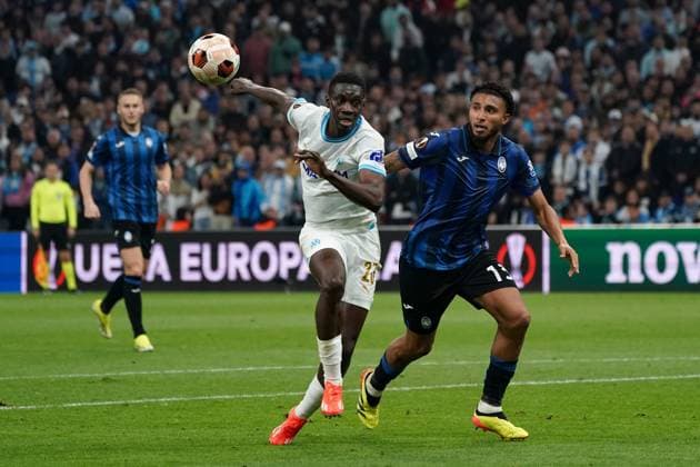 IsmaÃ¯la Sarr (Olympique de Marseille) and JosÃ Dos Santos Ederson (Atalanta Bergame) during the UEFA Europa League semifinal first leg match between Atalanta Bergame and Olympique de Marseille at Orange VÃ lodrome in Marseille. FOOTBALL : Olympique de Marseille vs Atalanta Bergame - Demi finale Europa League - Marseille - 02 05 2024 NorbertScanella Panoramic 