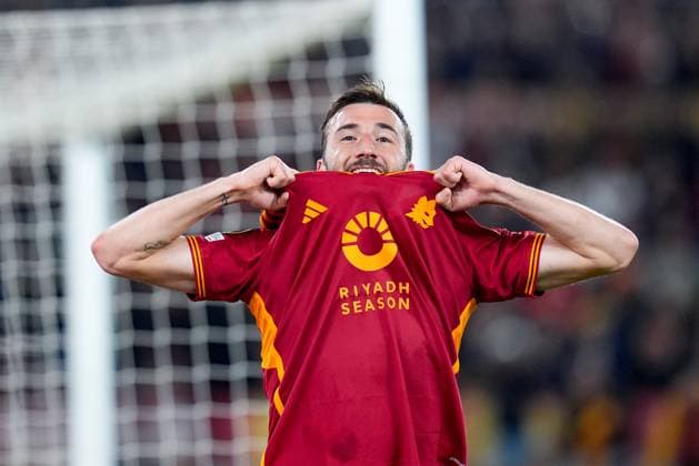 AS Roma v Bayer 04 Leverkusen - Semi-Final First Leg - UEFA Europa League 2023 24 Bryan Cristante of AS Roma looks dejected during the UEFA Europa League 2023 24 Semi-Final first leg match between AS Roma and Bayer 04 Leverkusen at Stadio Olimpico on May 2, 2024 in Rome, Italy. Rome Stadio Olimpico Rome Italy Copyright: xGiuseppexMaffiax UEL_Roma-BayerLeverkusen_020524_DSC2463