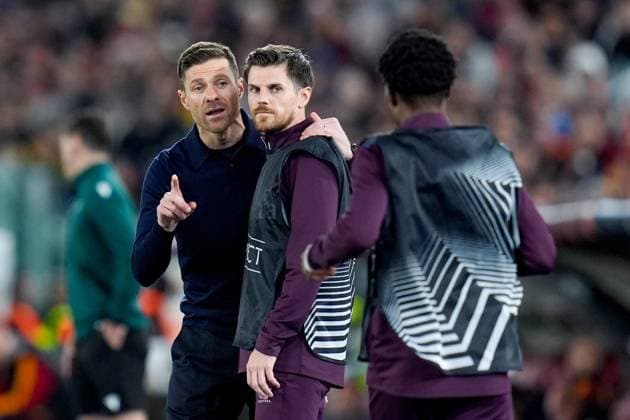 AS Roma v Bayer 04 Leverkusen - Semi-Final First Leg - UEFA Europa League 2023 24 Xabi Alonso head coach of Bayer 04 Leverkusen gives instructions to his players during the UEFA Europa League 2023 24 Semi-Final first leg match between AS Roma and Bayer 04 Leverkusen at Stadio Olimpico on May 2, 2024 in Rome, Italy. Rome Stadio Olimpico Rome Italy Copyright: xGiuseppexMaffiax UEL_Roma-BayerLeverkusen_020524_DSC3505