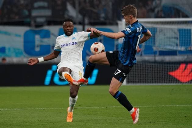 Chancel Mbemba (Olympique de Marseille) and Charles De Ketelaere (Atalanta Bergame) during the UEFA Europa League semifinal first leg match between Atalanta Bergame and Olympique de Marseille at Orange VÃ lodrome in Marseille. FOOTBALL : Olympique de Marseille vs Atalanta Bergame - Demi finale Europa League - Marseille - 02 05 2024 NorbertScanella Panoramic 