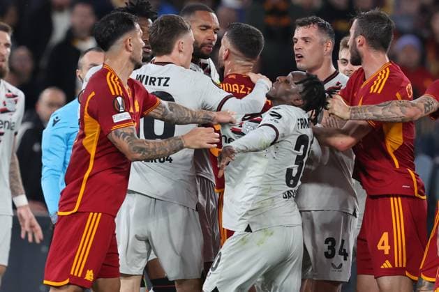 UEFA Europa League 2023-2024 - Semi-finals leg 1, AS Roma vs Bayer 04 Leverkusen Fußball at Olympic Stadium in Rome on 02th may 2024 Rome, Italy 2.05.2024: brawl between players after the goal of Robert Andrich of Leverkusen during the UEFA Europa League 2023-2024, semi-finals leg 1, football match between AS Roma vs Bayer 04 Leverkusen Fußball at Olympic Stadium in Rome. Rome Olympic italy italy Copyright: xmarcoxiacobucci
