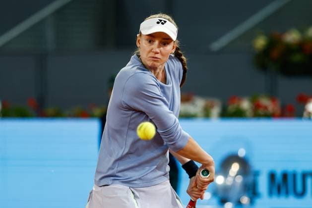 May 2, 2024, Madrid, Madrid, SPAIN: Elena Rybakina of Kazakhstan in action against Aryna Sabalenka of Belarus during the Masters 1000 and WTA, Tennis Damen 1000, tournament celebrated at Caja Magica on May 02, 2024 in Madrid, Spain. Madrid SPAIN - ZUMAa181 20240502_zaa_a181_116 Copyright: xIrinaxR.xHipolitox
