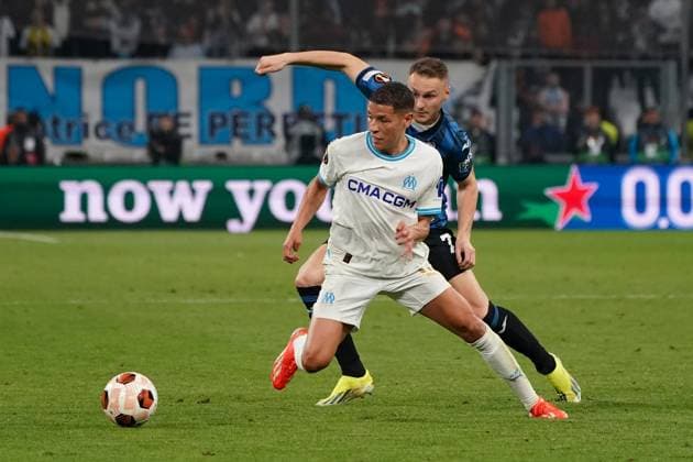 Amine Harit (Olympique de Marseille) and Teun Koopmeiners (Atalanta Bergame) during the UEFA Europa League semifinal first leg match between Atalanta Bergame and Olympique de Marseille at Orange VÃ lodrome in Marseille. FOOTBALL : Olympique de Marseille vs Atalanta Bergame - Demi finale Europa League - Marseille - 02 05 2024 NorbertScanella Panoramic 
