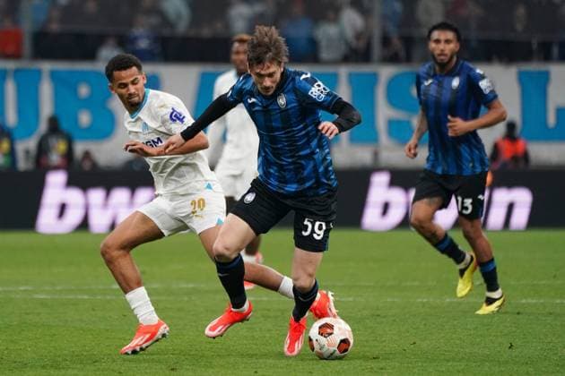 Aleksey Miranchuk (Atalanta Bergame) and Iliman Ndiaye (Olympique de Marseille) during the UEFA Europa League semifinal first leg match between Atalanta Bergame and Olympique de Marseille at Orange VÃ lodrome in Marseille. FOOTBALL : Olympique de Marseille vs Atalanta Bergame - Demi finale Europa League - Marseille - 02 05 2024 NorbertScanella Panoramic 