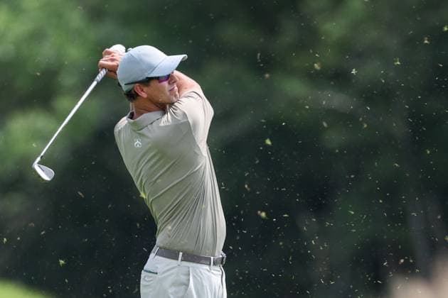 MCKINNEY, TX - MAY 02: Adam Scott (AUS) watches his approach shot on the third hole during the first round of the PGA, Golf Herren CJ CUP Byron Nelson on May 2, 2024, at TUP Craig Ranch in McKinney, TX. (Photo by David Buono Icon Sportswire) GOLF: MAY 02 PGA CJ CUP Byron Nelson EDITORIAL USE ONLY Icon240502184