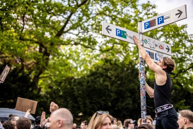 Hamburg, 3 May 2024 Football, 2 Bundesliga 2023 24, Hamburger SV FC St Pauli Fans of FC St Pauli distribute stickers around the Hamburg Volksparkstadion DFL REGULATES PROHIBIT ANY USE OF PHOTOGRAPHS AS IMAGE SEQUENCES AND OR QUASI VIDEO