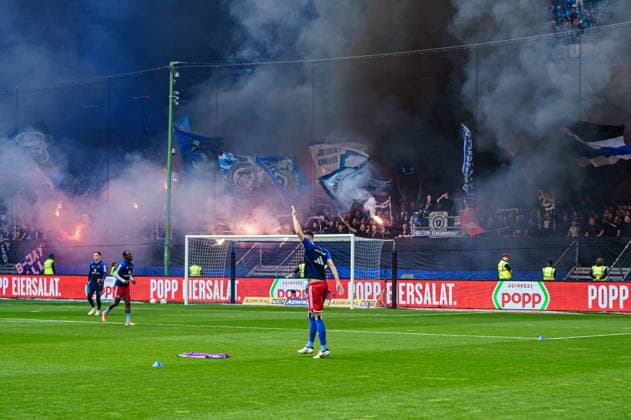 Pyrotechnics Begalo Fans Ultras Hamburger SV GER, Hamburger SV vs FC St Pauli, Football, 2 Bundesliga, Matchday 32, Season 2023 2024, 03 05 2024 DFL REGULATIONS PROHIBIT ANY USE OF PHOTOGRAPHS AS IMAGE SEQUENCES AND OR QUASI VIDEO GER, Hamburger SV vs FC St Pauli, Football, 2 Bundesliga, Matchday 32, Season 2023 2024, 03 05 2024 Hamburg Copyright: xEibner-Pressefoto MarcelxvonxFehrnx EP_MFN