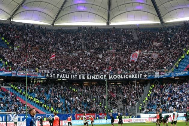 03 05 2024, xtgx, Football 2 Bundesliga, Hamburger SV FC St Pauli emspor, v l symbol photo, symbol image, Fans FC St Pauli, The Ulras of St Pauli were placed in the upper tier for reasons of visibility DFL DFB REGULATIONS PROHIBIT ANY USE OF PHOTOGRAPHS as IMAGE SEQUENCES and or QUASI VIDEO Hamburg