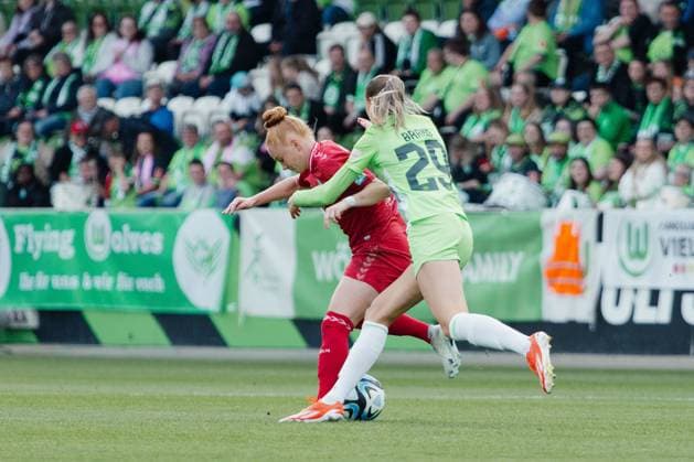 Wolfsburg, Germany 03 May 2024 1 BL Women 2023 2024 VfL Wolfsburg vs 1 FC Köln In picture from left in duel Laura Vogt Koeln and Jule Brand Wolfsburg DFB regulations prohibit any use of photographs as image sequences and or quasi video AOK Stadion Niedersachsen Copyright: xFotostandx xNiewelerx