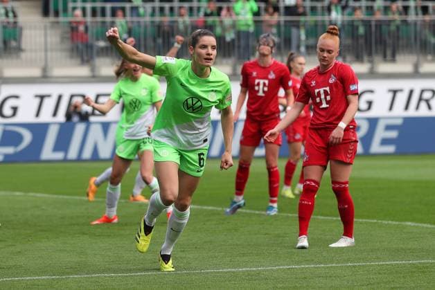 VfL vs Cologne, BL Women Wolfsburg, 03 05 2024, FOOTBALL VfL Wolfsburg vs 1 FC Cologne, Google Pixel Women Bundesliga, Season 2023 24 Dominique Janssen VfL Wolfsburg celebrates after her header to make it 1 0 Wolfsburg