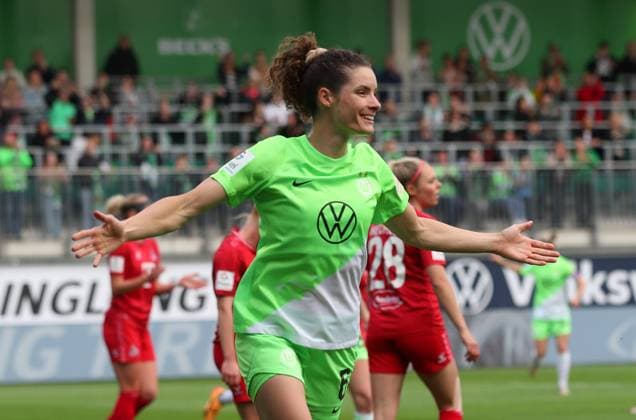 VfL vs Cologne, BL Women Wolfsburg, 03 05 2024, FOOTBALL VfL Wolfsburg vs 1 FC Cologne, Google Pixel Women Bundesliga, Season 2023 24 Dominique Janssen VfL Wolfsburg celebrates after her header to make it 1 0 Wolfsburg