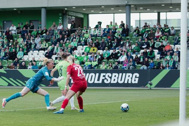 Wolfsburg, Germany 03 May 2024 1 BL Women 2023 2024 VfL Wolfsburg vs 1 FC Köln Im Bild Ewa Pajor Wolfsburg macht das Tor zum 2 0 DFB regulations prohibit any use of photographs as image sequences and or quasi video AOK Stadion Niedersachsen Copyright: xFotostandx xNiewelerx