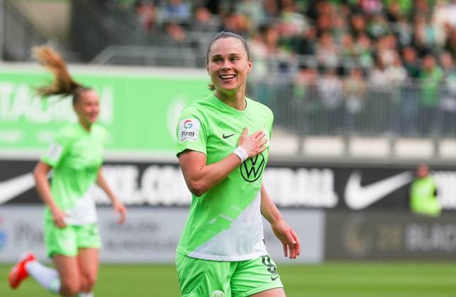 VfL vs Cologne, BL Women Wolfsburg, 03 05 2024, FOOTBALL VfL Wolfsburg vs 1 FC Cologne, Google Pixel Women Bundesliga, Season 2023 24 Ewa Pajor VfL Wolfsburg cheers after her goal to make it 2 0 Wolfsburg