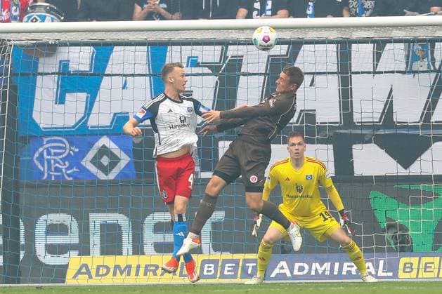 03 05 2024, xtgx, Fußball 2 Bundesliga, Hamburger SV FC St Pauli emspor, v l Sebastian Schonlau HSV, 4 , Hauke Wahl St Pauli, 5 Zweikampf, Duell, Kampf, tackle DFL DFB REGULATIONS PROHIBIT ANY USE OF PHOTOGRAPHS as IMAGE SEQUENCES and or QUASI VIDEO Hamburg