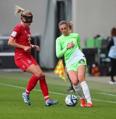 VfL vs Cologne, BL Women Wolfsburg, 03 05 2024, FOOTBALL VfL Wolfsburg vs 1 FC Cologne, Google Pixel Women Bundesliga, Season 2023 24 Celina Degen Cologne , Jule Brand VfL Wolfsburg Wolfsburg