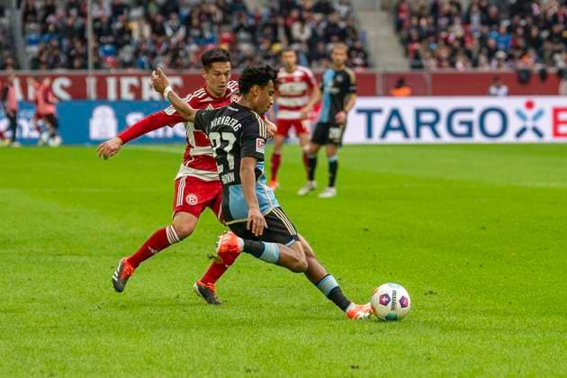 Soccer 2 Bundesliga, Season 2023 2024, Matchday 32, Fortuna Duesseldorf 1 FC Nuernberg on 03 05 2024 in the Merkur Spiel Arena in Duesseldorf duel between Shinta Appelkamp Fortuna Duesseldorf, 23 and Joseph Hungbo 1 FC Nuernberg, 23 Important note In accordance with the regulations of the DFL German Football League and the DFB German Football Association, it is prohibited to utilize or have utilized photographs taken in the stadium and or of the match in the form of sequential images and or video-like photo series Foto Kirchner Media TH Copyright: xKirchner-Media THx