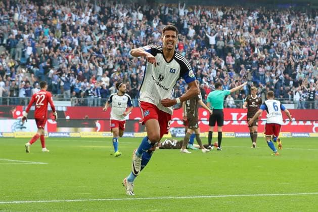 03 05 2024, xtgx, Soccer 2 Bundesliga, Hamburger SV FC St Pauli emspor, v l The goal by Robert Glatzel HSV, 9 to 1 0 was disallowed due to a foul DFL DFB REGULATIONS PROHIBIT ANY USE OF PHOTOGRAPHS as IMAGE SEQUENCES and or QUASI VIDEO Hamburg