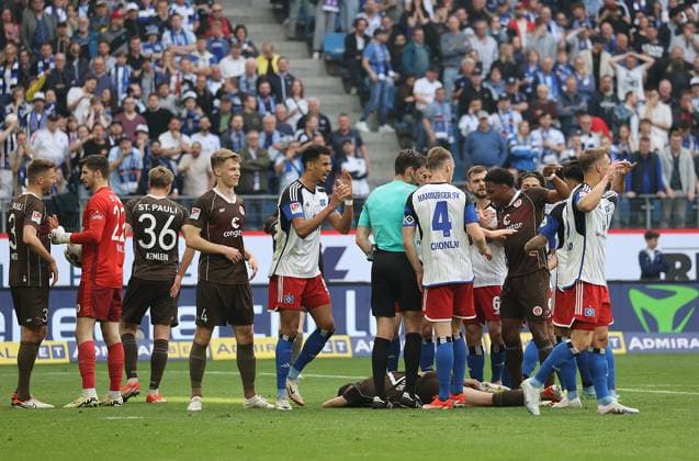 discussion, Robert Glatzel HSV tor zaehlt nicht Football, Men, Season 2023 2024, 2 BL, Volksparkstadion, Hamburger SV vs FC St Pauli, City derby DFL REGULATIONS PROHIBIT ANY USE OF PHOTOGRAPHS AS IMAGE SEQUENCES AND OR QUASI VIDEO