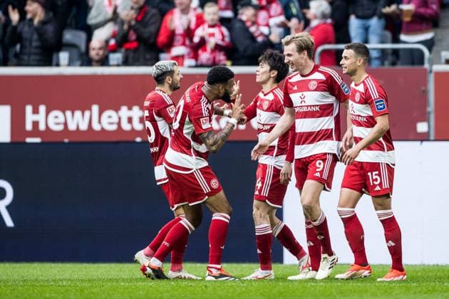 2 Soccer Bundesliga Fortuna Düsseldorf 1895 1 FC Nuremberg 03 05 2024 Cheering for 2 0 by Vincent Vermeij Fortuna Düsseldorf, 9 Jamil Siebert Fortuna Düsseldorf, 20 , Tim Oberdorf Fortuna Düsseldorf, 15 2 Soccer Bundesliga Fortuna Düsseldorf 1895 1 FC Nuremberg, Düsseldorf, Merkur Spiel Arena DFL REGULATIONS PROHIBIT ANY USE OF PHOTOGRAPHS AS IMAGE SEQUENCES AND OR QUASI VIDEO Copyright: xBEAUTIFULxSPORTS Wunderlx