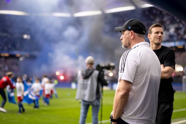 Hamburg, 3 May 2024 Football, 2 Bundesliga 2023 24, Hamburger SV FC St Pauli Steffen Baumgart Hamburger SV, Trainer DFL REGULATIONS PROHIBIT ANY USE OF PHOTOGRAPHS AS IMAGE SEQUENCES AND OR QUASI VIDEO