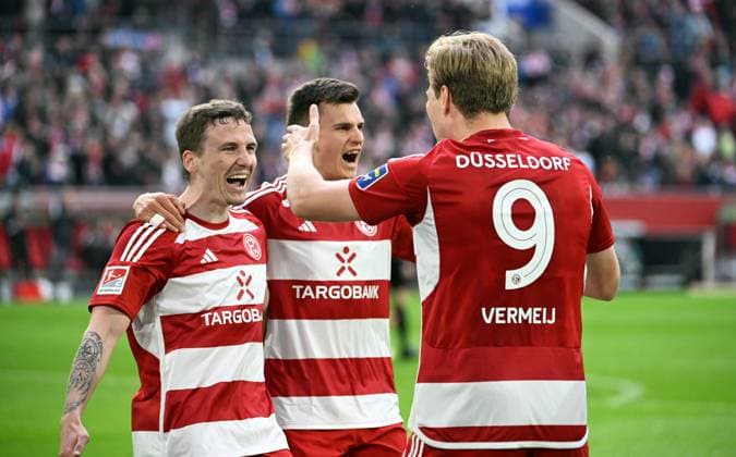 Soccer, 2 Bundesliga, Germany, Men, Season 2023 2024, 32 Matchday, Merkur Spiel Arena Düsseldorf, Fortuna Düsseldorf 1 FC Nuremberg Cheers Vincent Vermeij F95 after his goal to 1 0 Cheers, Joy, Action DFB DFL REGULATIONS PROHIBIT ANY USE OF PHOTOGRAPHS AS IMAGE SEQUENCES AND OR QUASI VIDEO
