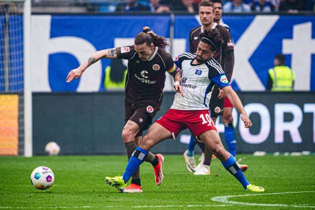 Jackson Irvine FC St Pauli, 07 , Immanuel Pherai Hamburger SV, 10 GER, Hamburger SV vs FC St Pauli, Football, 2 Bundesliga, Matchday 32, Season 2023 2024, 03 05 2024 DFL REGULATIONS PROHIBIT ANY USE OF PHOTOGRAPHS AS IMAGE SEQUENCES AND OR QUASI VIDEO GER, Hamburger SV vs FC St Pauli, Football, 2 Bundesliga, Matchday 32, Season 2023 2024, 03 05 2024 Hamburg Copyright: xEibner-Pressefoto MarcelxvonxFehrnx EP_MFN