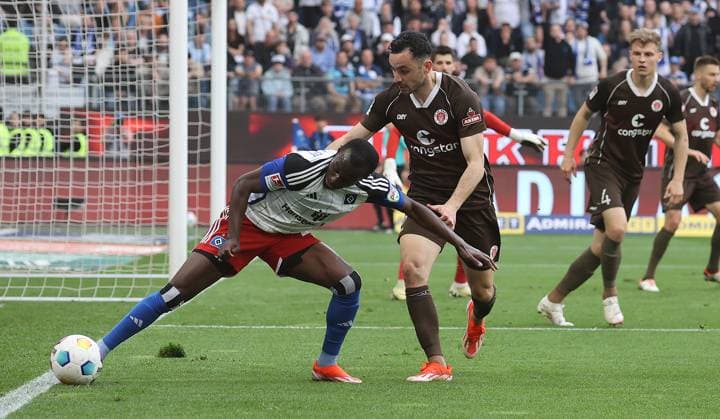 Jean Luc Dompe HSV , Manolis Saliakas FC St Pauli Football, Men, Season 2023 2024, 2 BL, Volksparkstadion, Hamburger SV vs FC St Pauli, City Derby DFL REGULATIONS PROHIBIT ANY USE OF PHOTOGRAPHS AS IMAGE SEQUENCES AND OR QUASI VIDEO