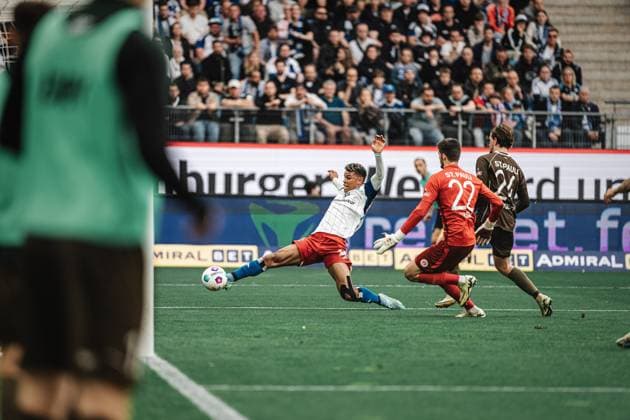 Soccer Men Season 2023 2024 2 Soccer Bundesliga 32 Matchday Hamburger SV vs FC St Pauli 03 05 2024 Ransford Königsdörffer 11, HSV with a chance to score Hamburg Volksparkstadion Hamburg Germany