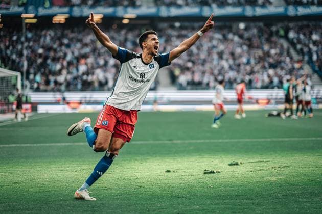 Soccer Men Season 2023 2024 2 Soccer Bundesliga 32 Matchday Hamburger SV vs FC St Pauli 03 05 2024 The alleged goal by Robert Glatzel 9, HSV was disallowed, cheering emotions Hamburg Volksparkstadion Hamburg Germany