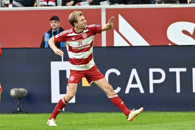 Vincent Vermeij 9, Fortuna Duesseldorf cheers after the goal to 2 0 03 05 2024 Soccer Fortuna Duesseldorf vs 1 FC Nuernberg , Merkur Spiel Arena, Duesseldorf, DFB DFL REGULATIONS PROHIBIT ANY USE OF PHOTOGRAPHS AS IMAGE SEQUENCES AND OR QUASI VIDEO NRW Germany Copyright: xpepphotox xHorstxMauelshagenx pep00321, pep_20240503_hm