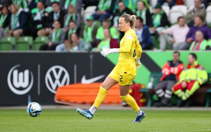 VfL vs Cologne, BL Women Wolfsburg, 03 05 2024, FOOTBALL VfL Wolfsburg vs 1 FC Cologne, Google Pixel Women Bundesliga, Season 2023 24 Goalkeeper Lisa Schmitz VfL Wolfsburg Wolfsburg