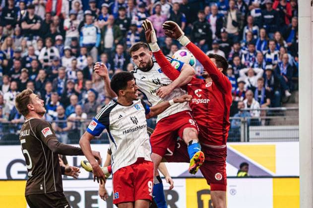 Goal for 1 0 Ransford Yeboah Koenigsdoerffer Hamburger SV, 11 , disallowed for foul, VAR decision, video referee, video evidence GER, Hamburger SV vs FC St Pauli, Football, 2 Bundesliga, Matchday 32, Season 2023 2024, 03 05 2024 DFL REGULATIONS PROHIBIT ANY USE OF PHOTOGRAPHS AS IMAGE SEQUENCES AND OR QUASI VIDEO GER, Hamburger SV vs FC St Pauli, Football, 2 Bundesliga, Matchday 32, Season 2023 2024, 03 05 2024 Hamburg Copyright: xEibner-Pressefoto MarcelxvonxFehrnx EP_MFN