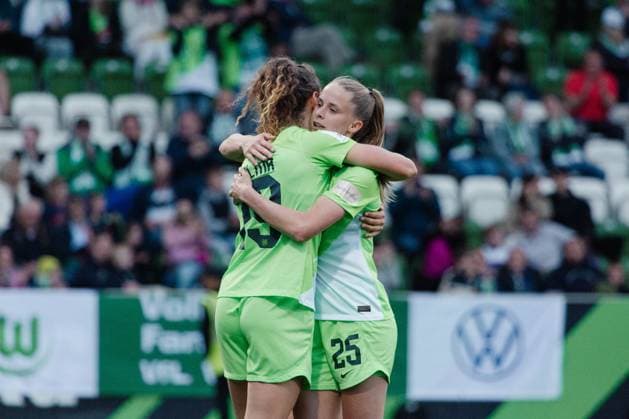 Wolfsburg, Germany 03 May 2024 1 BL Women 2023 2024 VfL Wolfsburg vs 1 FC Köln In the picture from left Fenna Kalma Wolfsburg cheers with Vivien Endemann Wolfsburg after her goal to5 1 DFB regulations prohibit any use of photographs as image sequences and or quasi video AOK Stadion Niedersachsen Copyright: xFotostandx xNiewelerx
