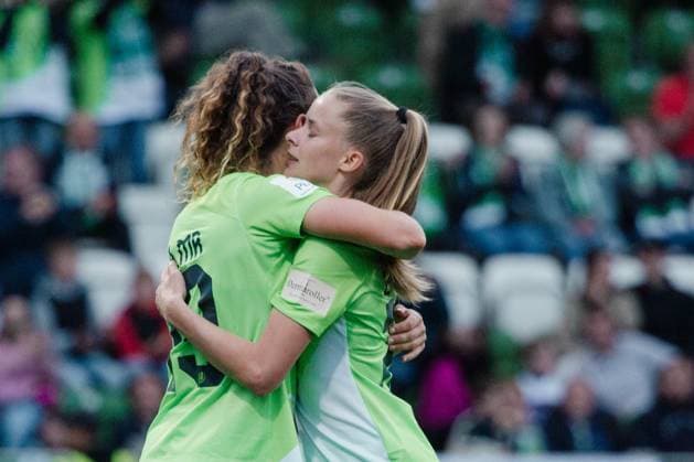 Wolfsburg, Germany 03 May 2024 1 BL Women 2023 2024 VfL Wolfsburg vs 1 FC Köln In the picture from left Fenna Kalma Wolfsburg cheers with Vivien Endemann Wolfsburg after her goal to5 1 DFB regulations prohibit any use of photographs as image sequences and or quasi video AOK Stadion Niedersachsen Copyright: xFotostandx xNiewelerx