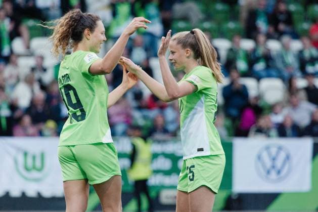 Wolfsburg, Germany 03 May 2024 1 BL Women 2023 2024 VfL Wolfsburg vs 1 FC Köln In the picture from left Fenna Kalma Wolfsburg cheers with Vivien Endemann Wolfsburg after her goal to5 1 DFB regulations prohibit any use of photographs as image sequences and or quasi video AOK Stadion Niedersachsen Copyright: xFotostandx xNiewelerx