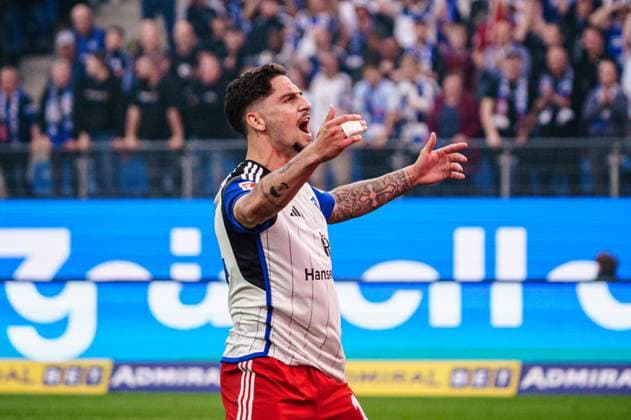 Ludovit Reis Hamburger SV, 14 cheers on fans GER, Hamburger SV vs FC St Pauli, Football, 2 Bundesliga, Matchday 32, Season 2023 2024, 03 05 2024 DFL REGULATIONS PROHIBIT ANY USE OF PHOTOGRAPHS AS IMAGE SEQUENCES AND OR QUASI VIDEO GER, Hamburger SV vs FC St Pauli, Football, 2 Bundesliga, Matchday 32, Season 2023 2024, 03 05 2024 Hamburg Copyright: xEibner-Pressefoto MarcelxvonxFehrnx EP_MFN