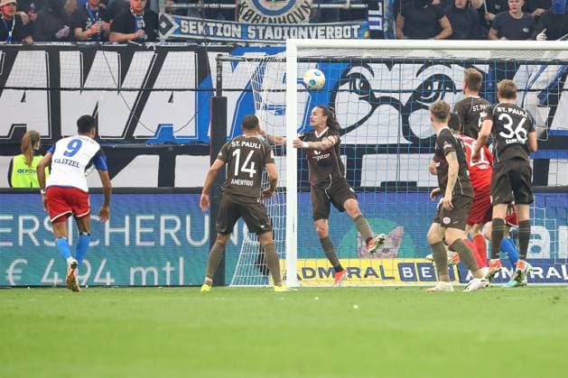 03 05 2024, xtgx, Soccer 2 Bundesliga, Hamburger SV FC St Pauli emspor, v l Goal for 1 0 by Robert Glatzel HSV, 9 DFL DFB REGULATIONS PROHIBIT ANY USE OF PHOTOGRAPHS as IMAGE SEQUENCES and or QUASI VIDEO Hamburg