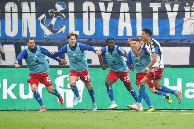 03 05 2024, xtgx, Fußball 2 Bundesliga, Hamburger SV FC St Pauli emspor, v l Jubel nach dem 1 0 durch Robert Glatzel HSV, 9 DFL DFB REGULATIONS PROHIBIT ANY USE OF PHOTOGRAPHS as IMAGE SEQUENCES and or QUASI VIDEO Hamburg