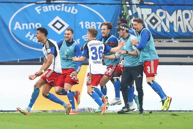 03 05 2024, xtgx, Fußball 2 Bundesliga, Hamburger SV FC St Pauli emspor, v l Jubel nach dem 1 0 durch Robert Glatzel HSV, 9 DFL DFB REGULATIONS PROHIBIT ANY USE OF PHOTOGRAPHS as IMAGE SEQUENCES and or QUASI VIDEO Hamburg