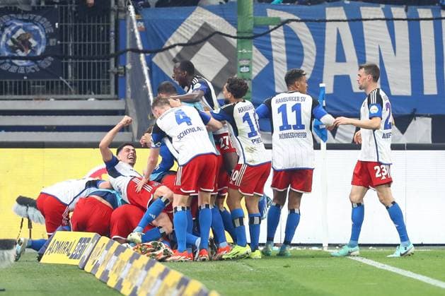 03 05 2024, xtgx, Fußball 2 Bundesliga, Hamburger SV FC St Pauli emspor, v l Jubel nach dem 1 0 durch Robert Glatzel HSV, 9 DFL DFB REGULATIONS PROHIBIT ANY USE OF PHOTOGRAPHS as IMAGE SEQUENCES and or QUASI VIDEO Hamburg
