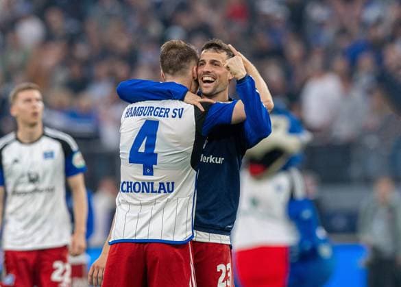 Soccer, Men, Season 2023 2024, 2 Bundesliga 32 Matchday , Hamburger SV FC St Pauli, f l Sebastian Schonlau HSV , Jonas Meffert HSV , Cheering after final whistle, 03 05 2024, Copyright: xSebastianxRäppold MatthiasxKochx