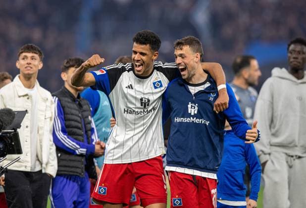 Soccer, Men, Season 2023 2024, 2 Bundesliga 32 Matchday , Hamburger SV FC St Pauli, f l Robert Glatzel HSV , Jonas Meffert HSV , Cheering after final whistle, 03 05 2024, Copyright: xSebastianxRäppold MatthiasxKochx